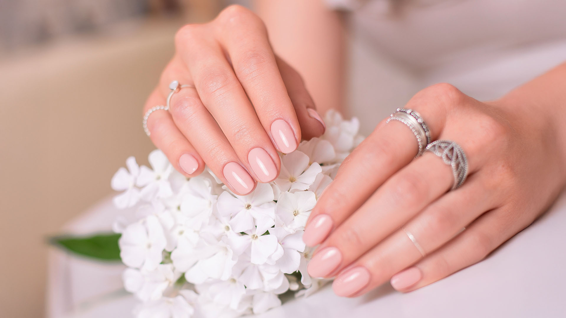 Nail & Bar