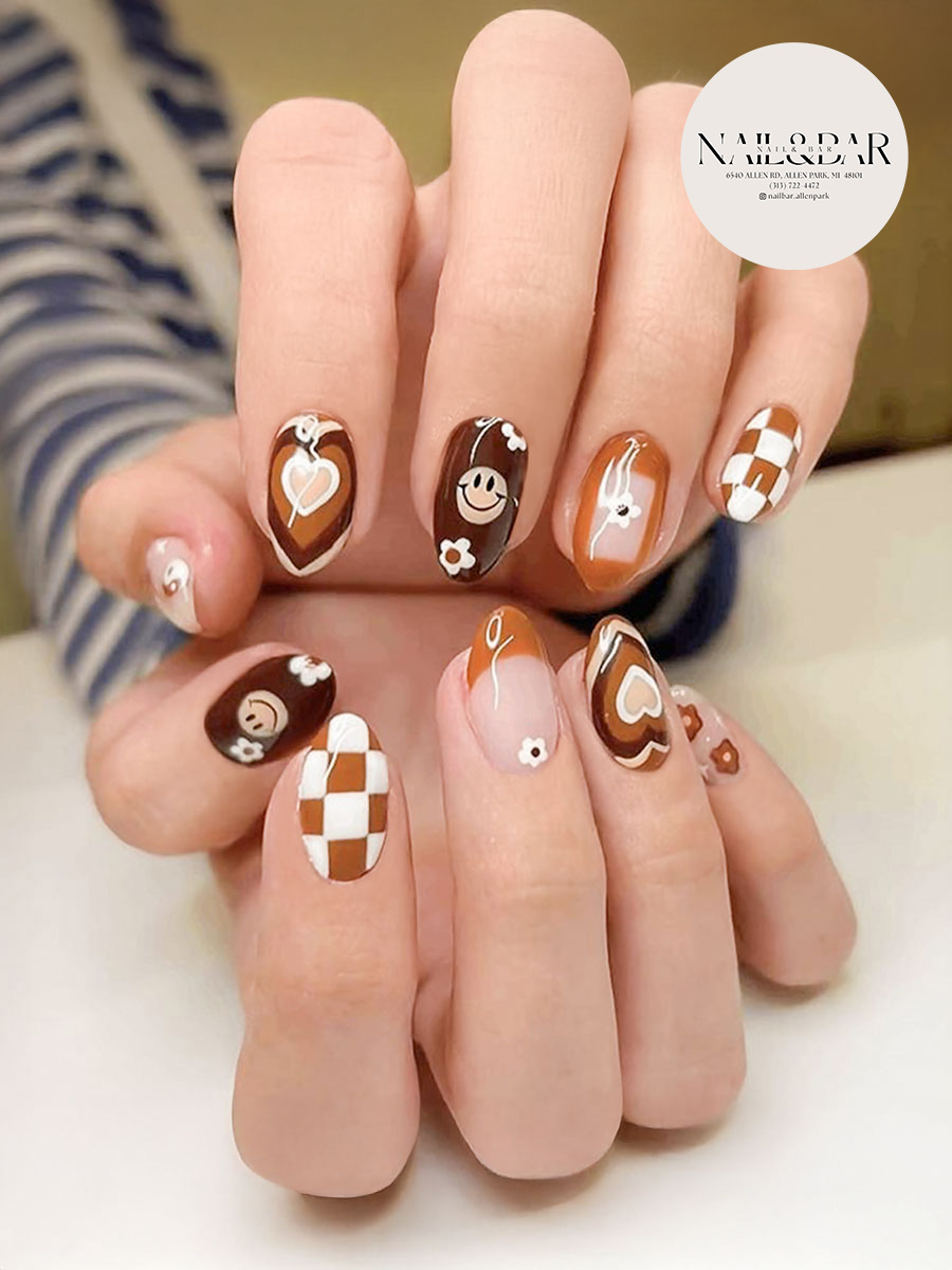 Nail & Bar